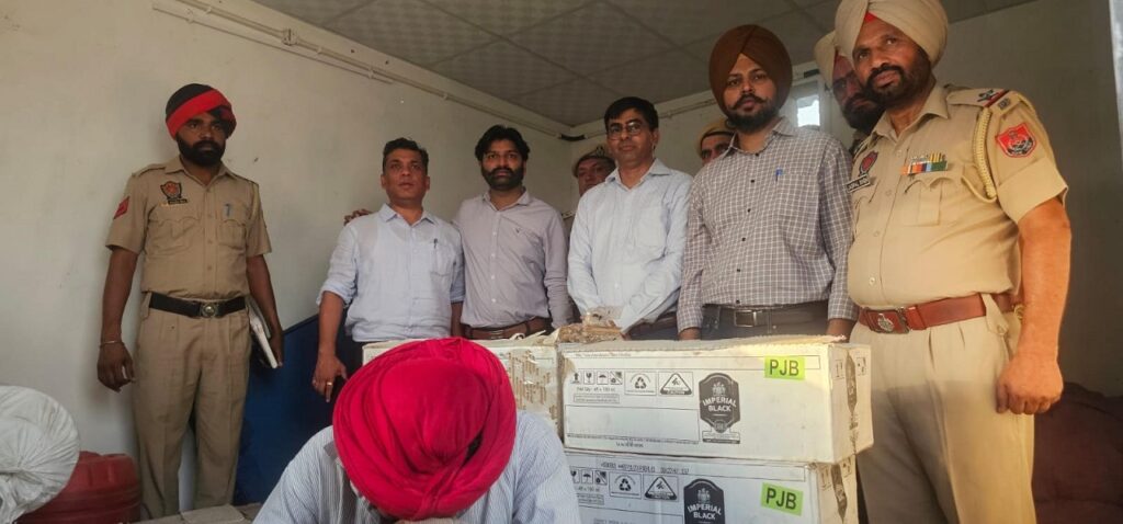 ਆਬਕਾਰੀ ਵਿਭਾਗ ਦੀ ਟੀਮ ਨੇ 24 ਪੇਟੀਆਂ ਨਾਜਾਇਜ਼ ਸ਼ਰਾਬ ਸਣੇ ਮੁਲਜ਼ਮ ਕੀਤਾ ਗ੍ਰਿਫ਼ਤਾਰ