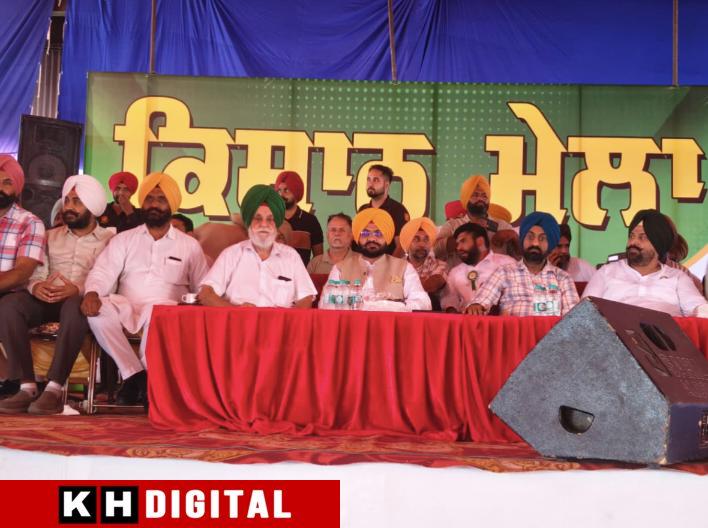 ਕੈਬਨਿਟ ਮੰਤਰੀ ਸੌਂਦ ਨੇ ਖੰਨਾ ਦੇ ਕਿਸਾਨ ਮੇਲੇ ਵਿੱਚ ਮੁੱਖ ਮਹਿਮਾਨ ਵਜੋਂ ਕੀਤੀ ਸ਼ਿਰਕਤ ਮੰਤਰੀ ਸੌਂਦ ਨੇ ਖੇਤੀਬਾੜੀ ਵਿੱਚ ਨਵੀਆਂ ਤਕਨੀਕਾਂ ਅਪਣਾਉਣ ਦਾ ਸੱਦਾ ਦਿੱਤਾ